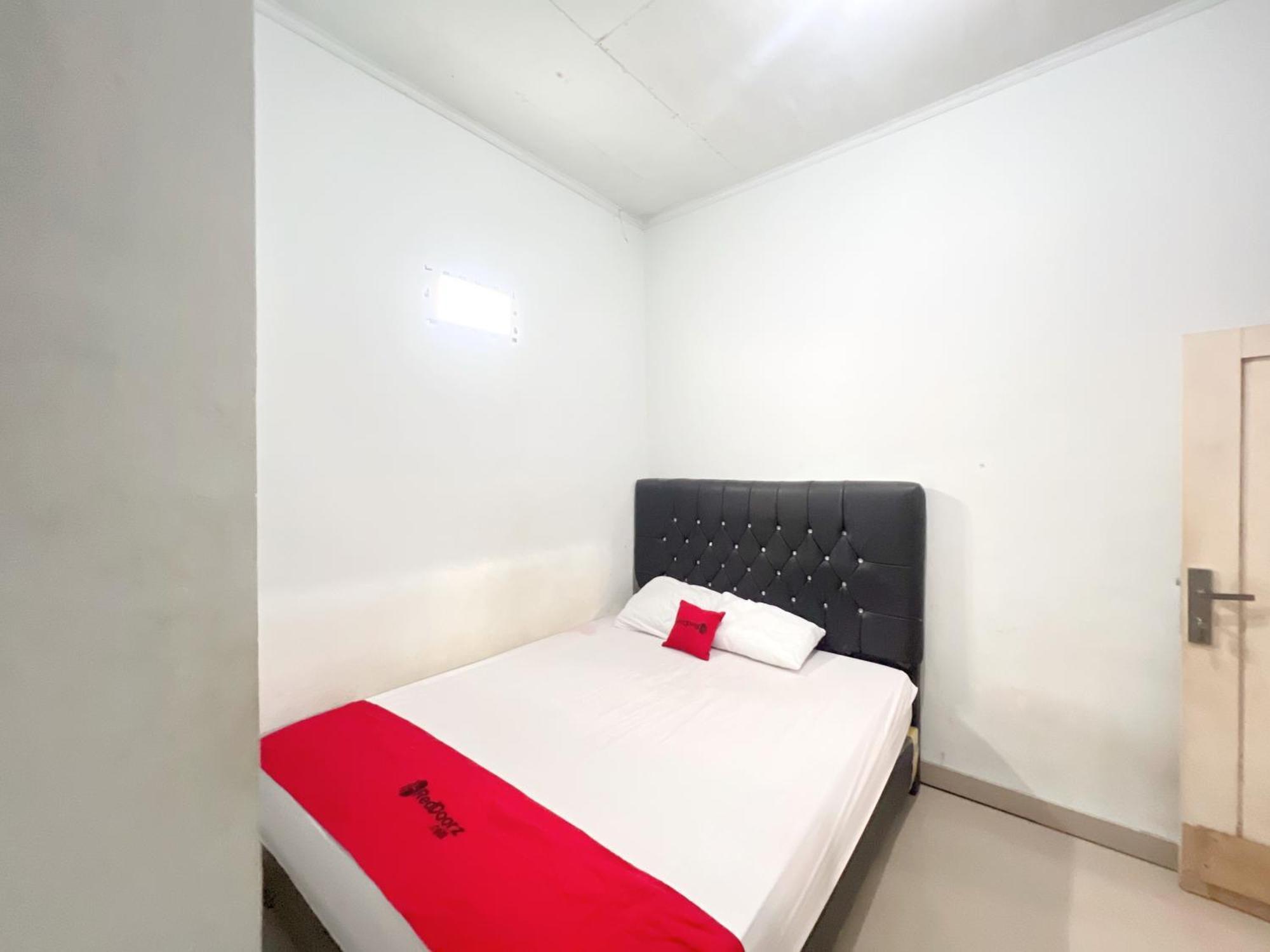 Reddoorz At Kay Residence Waydadi Lampung Bandar Lampung Exterior foto